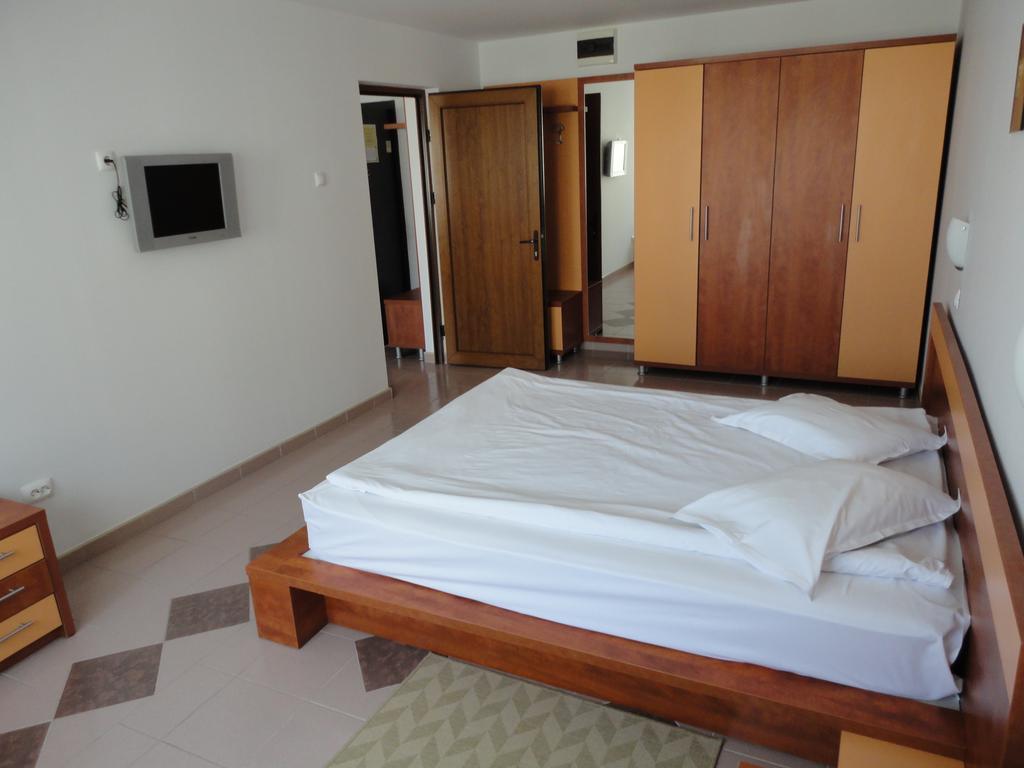 Arion Hotel 3*